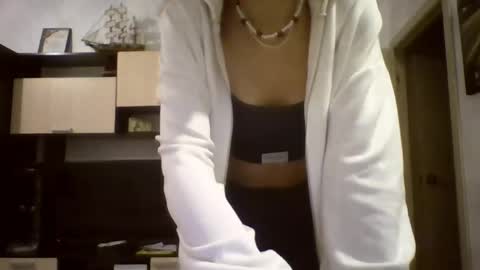 Snapshot of maribethgawrych chatting on 04/12/26, 04:01 Elianor online show from 04/12/26, 04:01