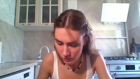 Snapshot of maribethgawrych chatting on 04/15/26, 09:16 Elianor online show from 04/15/26, 09:16