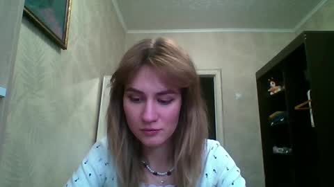 Snapshot of maribethgawrych chatting on 04/21/26, 09:04 Elianor online show from 04/21/26, 09:04