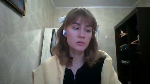 Snapshot of maribethgawrych chatting on 04/25/26, 03:20 Elianor online show from 04/25/26, 03:20