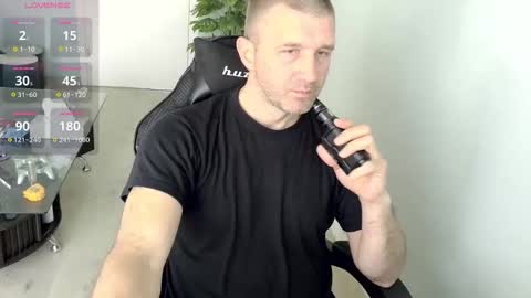 Snapshot of maribor5879 chatting on 04/18/26, 11:47 maribor5879 online show from 04/18/26, 11:47