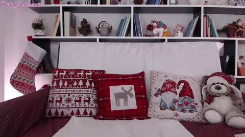 Snapshot of marie_antoinette62 chatting on 12/22/24, 05:53 Maria online show from 12/22/24, 05:53