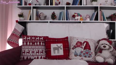 Snapshot of marie_antoinette62 chatting on 01/03/25, 06:14 Maria online show from 01/03/25, 06:14