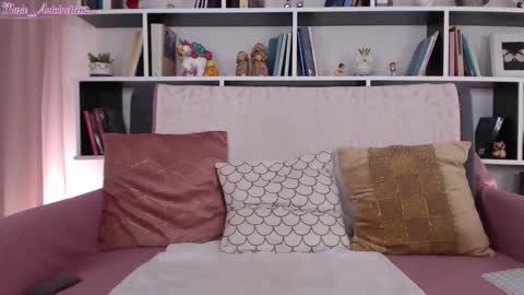 Snapshot of marie_antoinette62 chatting on 02/04/25, 03:47 Maria online show from 02/04/25, 03:47