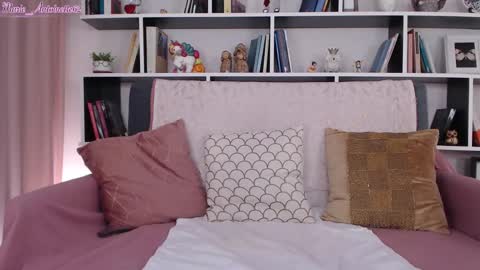 Snapshot of marie_antoinette62 chatting on 02/13/25, 03:14 Maria online show from 02/13/25, 03:14