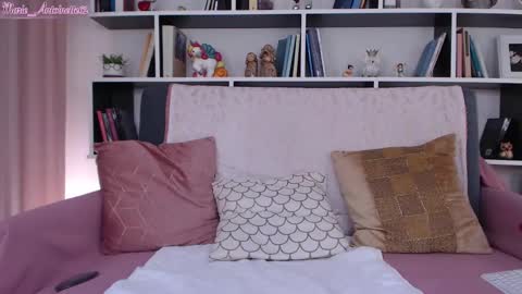 Snapshot of marie_antoinette62 chatting on 02/15/25, 06:55 Maria online show from 02/15/25, 06:55