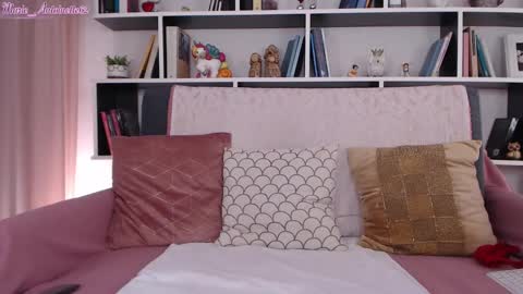 Snapshot of marie_antoinette62 chatting on 02/24/25, 06:16 Maria online show from 02/24/25, 06:16