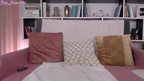 Snapshot of marie_antoinette62 chatting on 10/23/25, 06:13 Maria online show from 10/23/25, 06:13