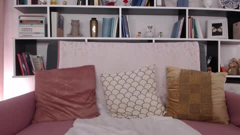 Snapshot of marie_antoinette62 chatting on 12/22/25, 04:04 Maria online show from 12/22/25, 04:04