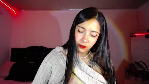 Snapshot of marie_daved chatting on 12/02/24, 02:20 Nicolle online show from 12/02/24, 02:20