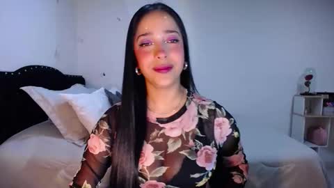 Snapshot of marie_daved chatting on 10/15/25, 02:01 Nicolle online show from 10/15/25, 02:01