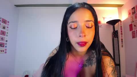 Snapshot of marie_daved chatting on 05/24/26, 03:55 Nicolle online show from 05/24/26, 03:55