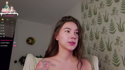 Snapshot of marie_diaze chatting on 12/28/24, 05:12 Marie LEAVE YOUR WITH ME online show from 12/28/24, 05:12