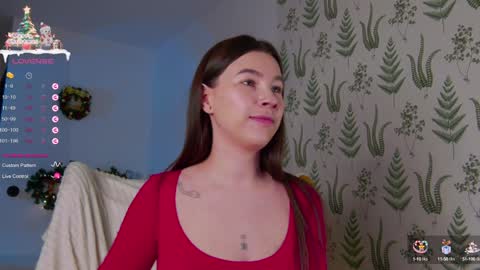 Snapshot of marie_diaze chatting on 01/01/25, 05:11 Marie LEAVE YOUR WITH ME online show from 01/01/25, 05:11