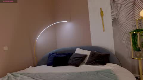 Marie LEAVE YOUR  WITH ME online show from 05/04/26, 05:14