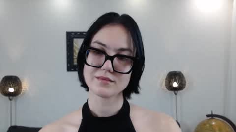 Marie Fitch online show from 11/07/25, 04:23