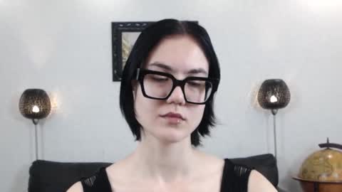 Snapshot of marie_fitch chatting on 11/21/25, 05:17 Marie Fitch online show from 11/21/25, 05:17