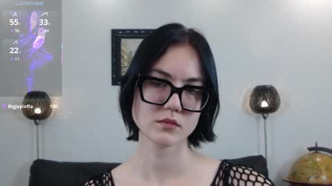 Snapshot of marie_fitch chatting on 11/25/25, 02:11 Marie Fitch online show from 11/25/25, 02:11