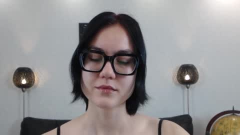 Snapshot of marie_fitch chatting on 12/05/25, 01:03 Marie Fitch online show from 12/05/25, 01:03