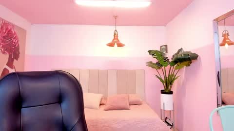 Marie online show from 12/20/24, 03:47