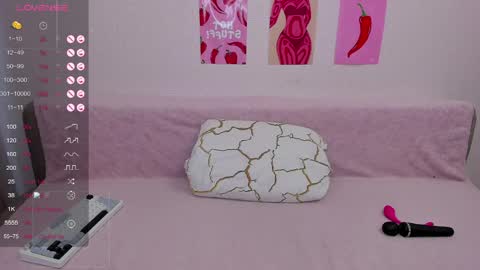 Snapshot of marie_reyess chatting on 06/05/26, 06:42 Marie 3 online show from 06/05/26, 06:42