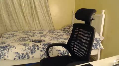 Snapshot of mariejuana_bliss chatting on 10/28/25, 04:53 mariejuana online show from 10/28/25, 04:53