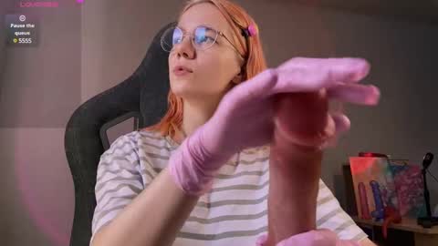 Snapshot of mariel_a_gold chatting on 02/14/25, 08:10 Mariel Gold online show from 02/14/25, 08:10