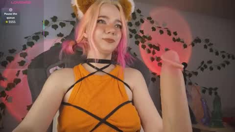 Snapshot of mariel_a_gold chatting on 10/06/25, 05:38 Mariel Gold online show from 10/06/25, 05:38