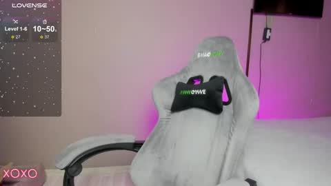 Snapshot of mariella__adams chatting on 11/18/25, 12:42 Maria online show from 11/18/25, 12:42