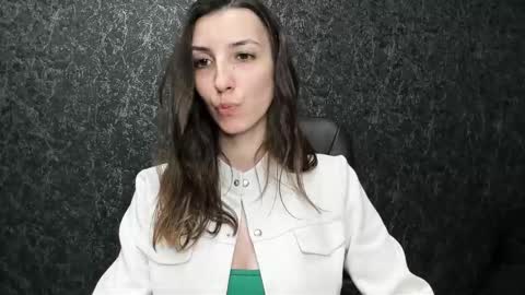 Snapshot of marielleanker chatting on 09/18/25, 06:15 marielleanker online show from 09/18/25, 06:15