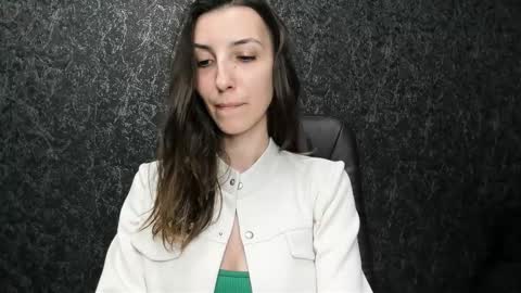 Snapshot of marielleanker chatting on 10/07/25, 11:46 marielleanker online show from 10/07/25, 11:46