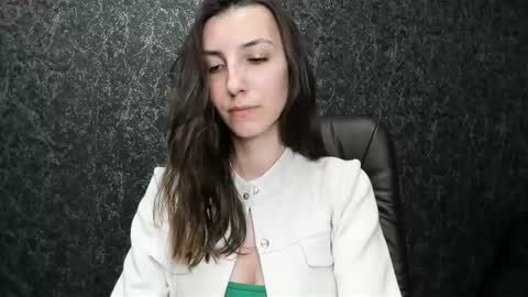 Snapshot of marielleanker chatting on 10/09/25, 03:43 marielleanker online show from 10/09/25, 03:43