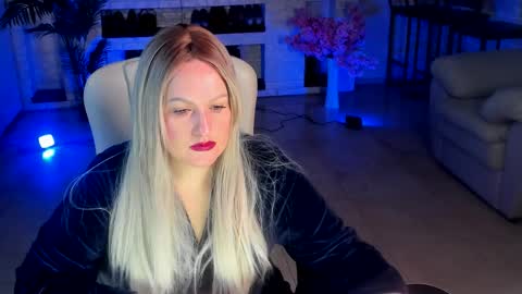 mariemlui online show from 10/14/25, 10:16