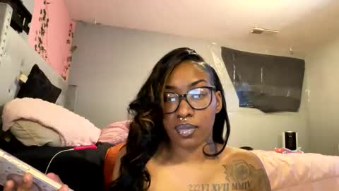 eMariexxx online show from 02/16/26, 07:04