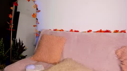 Snapshot of mariham_ chatting on 03/25/26, 03:12 Amelie online show from 03/25/26, 03:12