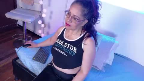 Snapshot of mariia_paulaa chatting on 07/07/26, 04:15 mariia_paulaa online show from 07/07/26, 04:15
