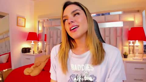 Snapshot of mariiahneedles chatting on 01/03/25, 10:29 mariiahneedles online show from 01/03/25, 10:29