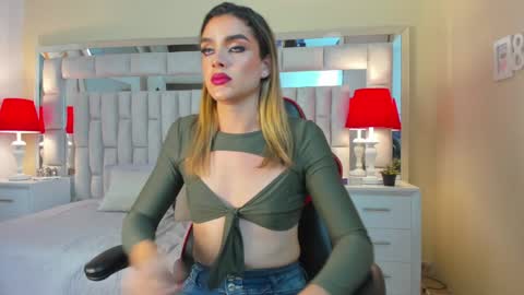 Snapshot of mariiahneedles chatting on 01/09/25, 02:33 mariiahneedles online show from 01/09/25, 02:33