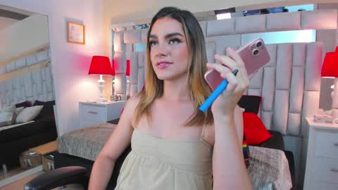 Snapshot of mariiahneedles chatting on 01/14/25, 07:43 mariiahneedles online show from 01/14/25, 07:43