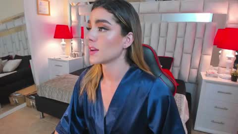 Snapshot of mariiahneedles chatting on 01/14/25, 10:44 mariiahneedles online show from 01/14/25, 10:44