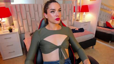 Snapshot of mariiahneedles chatting on 01/20/25, 10:59 mariiahneedles online show from 01/20/25, 10:59