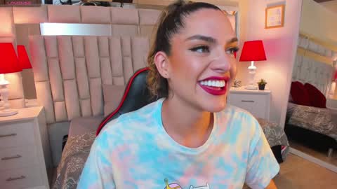 Snapshot of mariiahneedles chatting on 02/05/25, 10:33 mariiahneedles online show from 02/05/25, 10:33