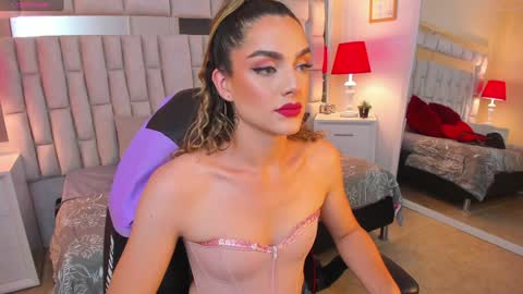 Snapshot of mariiahneedles chatting on 02/06/25, 11:26 mariiahneedles online show from 02/06/25, 11:26