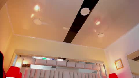 Snapshot of mariiahneedles chatting on 02/14/25, 04:15 mariiahneedles online show from 02/14/25, 04:15