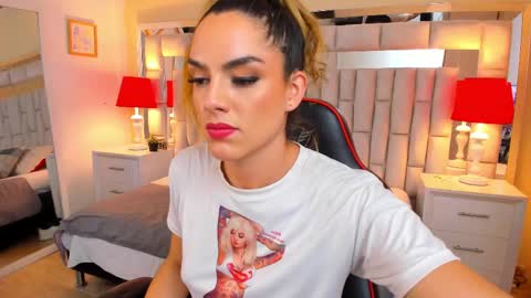 Snapshot of mariiahneedles chatting on 02/21/25, 03:45 mariiahneedles online show from 02/21/25, 03:45