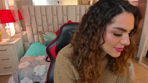 Snapshot of mariiahneedles chatting on 10/11/25, 12:32 mariiahneedles online show from 10/11/25, 12:32