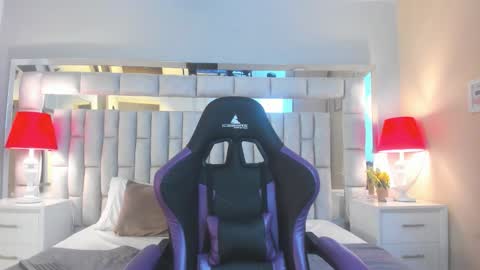 Snapshot of mariiahneedles chatting on 11/26/25, 09:16 mariiahneedles online show from 11/26/25, 09:16