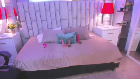 Snapshot of mariiahneedles chatting on 02/06/26, 05:34 mariiahneedles online show from 02/06/26, 05:34