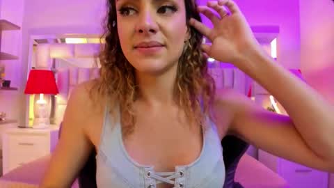 Snapshot of mariiahneedles chatting on 02/22/26, 01:51 mariiahneedles online show from 02/22/26, 01:51