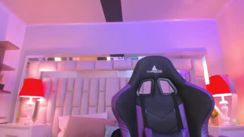 Snapshot of mariiahneedles chatting on 03/07/26, 01:13 mariiahneedles online show from 03/07/26, 01:13